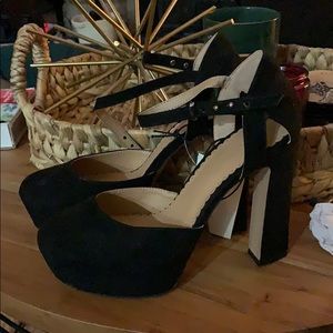 Black platform heels Sz 6